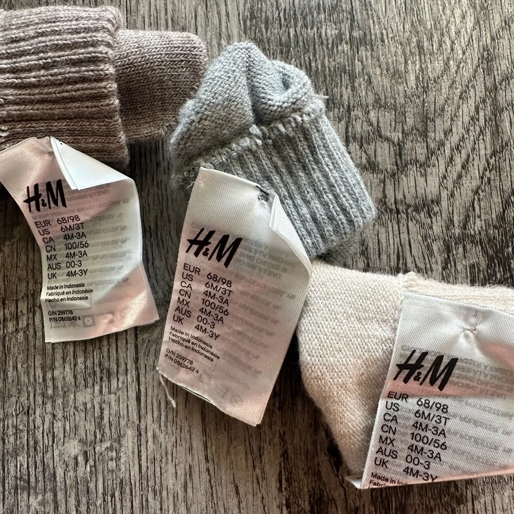 H&M baby/toddler mittens